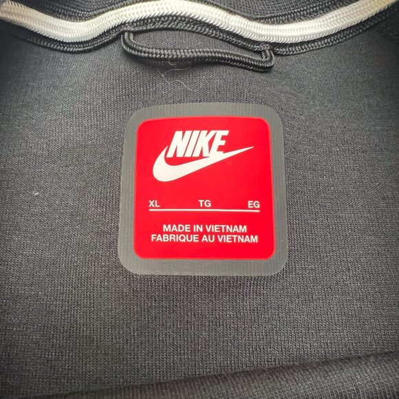 Nike Men's Tech Fleece Sportswear Black Crewneck FB7916-010 Multi-Size - Picture 3 of 11